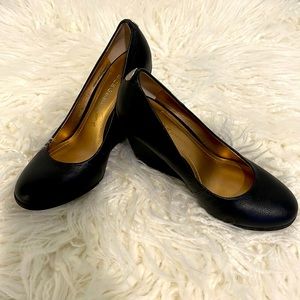 Black BCBG dress wedge sz 6 1/2